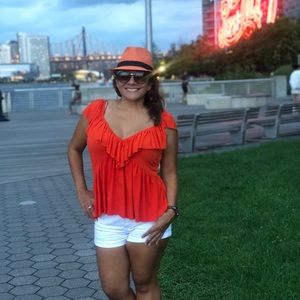 Meet your Posher, Romina